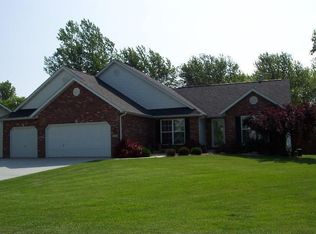 2 Deer Trail Dr, Collinsville, IL 62234