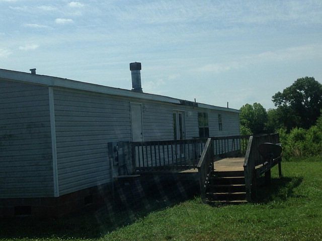 2nd image of 147 Waycaster Ln