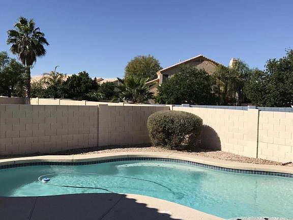 4th image of 3330 N Garden Ln