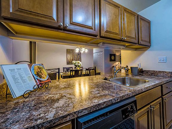 5th image of 100 Eagle Dr #511