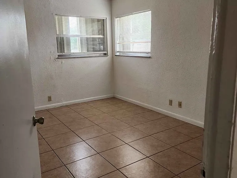 2130 Avenue S #106 — Photo 6