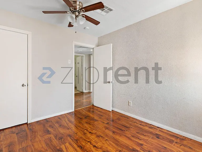 1209 H St — Photo 18