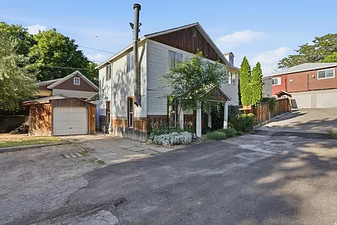 1037 E Linden Ave S