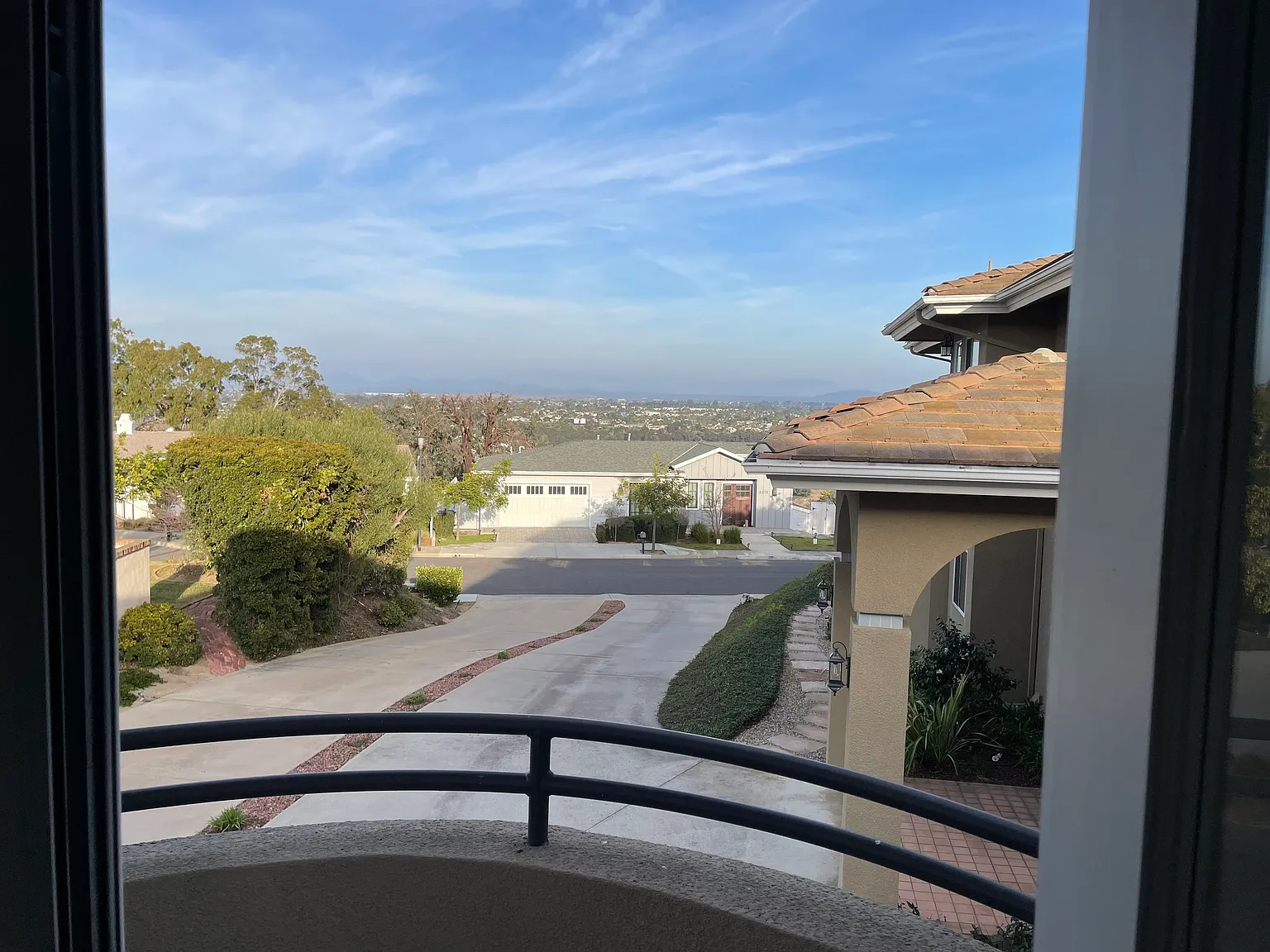2381 Almeria Ct — Photo 3