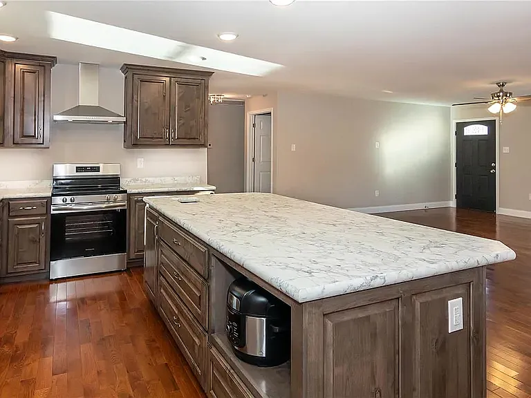 1341 Meadow Dr — Photo 10