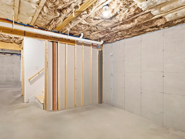 100 Baldwin Ave #7 — Photo 33