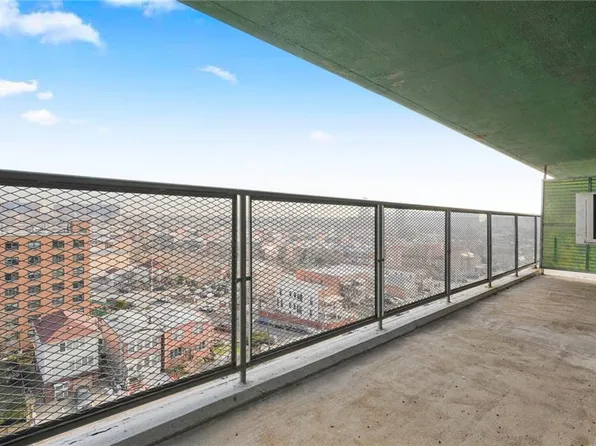 2630 Cropsey Avenue image 13 of 21