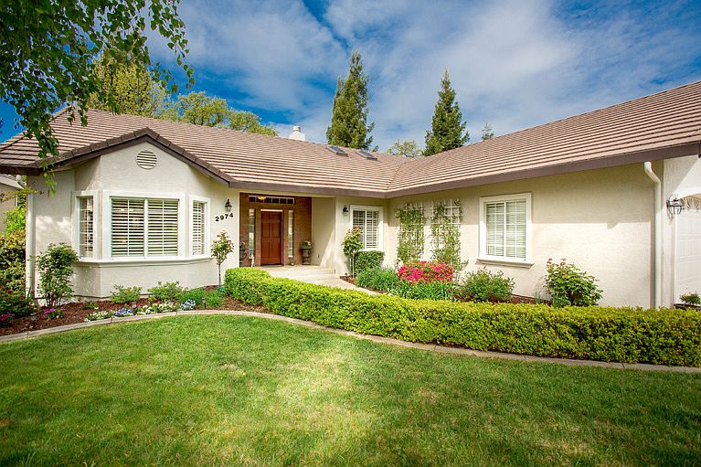 1st image of 2974 Fairchild Dr