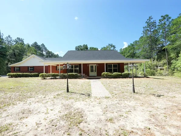 1116 Country Living Rd, Baker, FL 32531