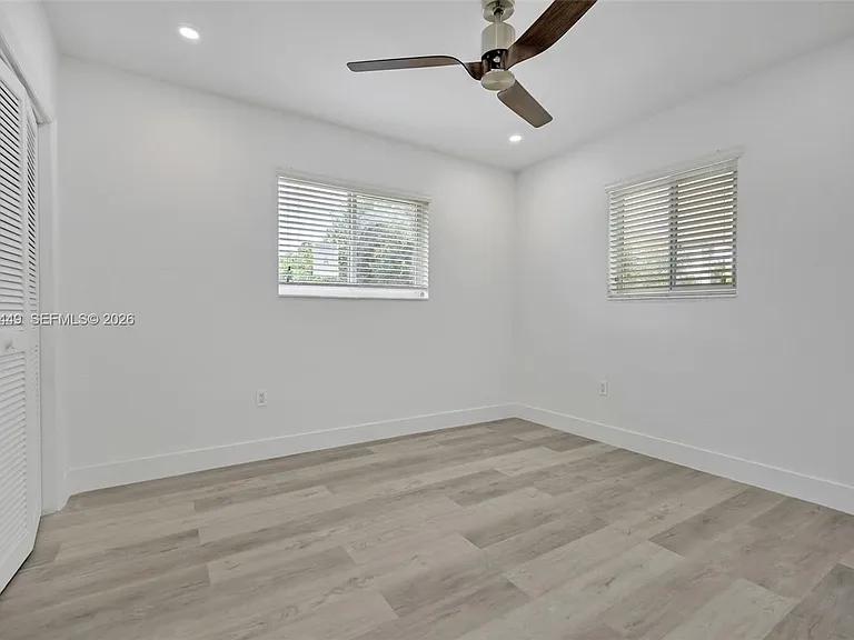 1401 NE 152nd St — Photo 13