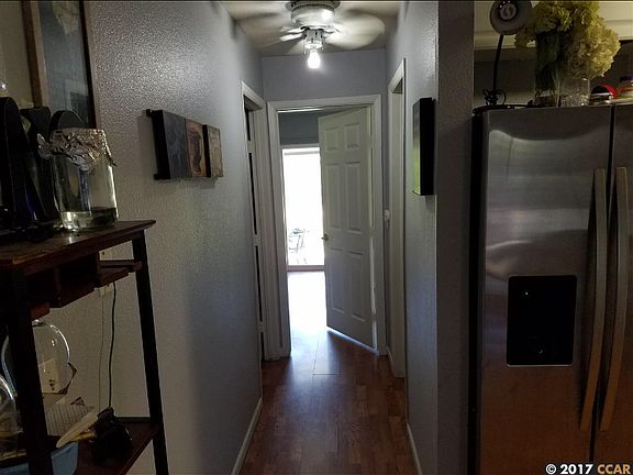 4th image of 2459 Poplar Dr