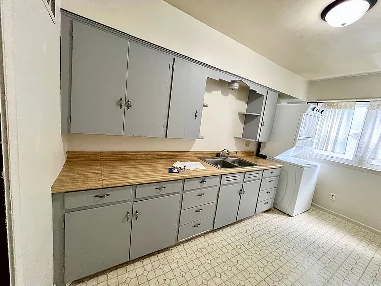 1107 Claflin Main — Photo 2