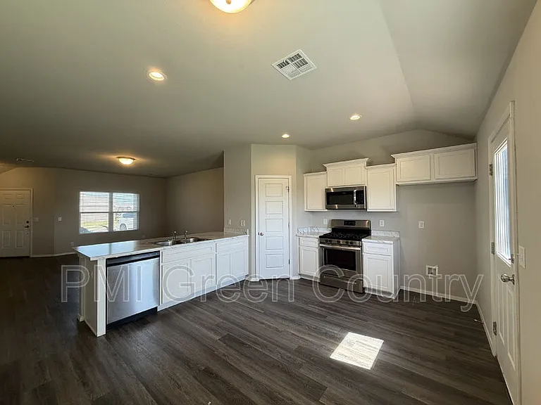 16124 S 83rd East Ave — Photo 7
