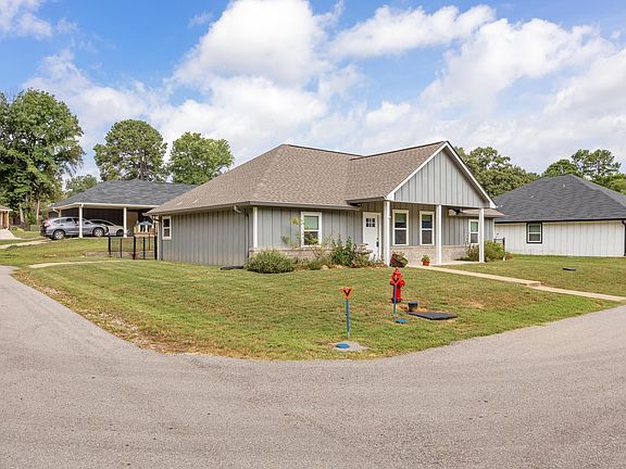 2nd image of 427 Garrett Cir