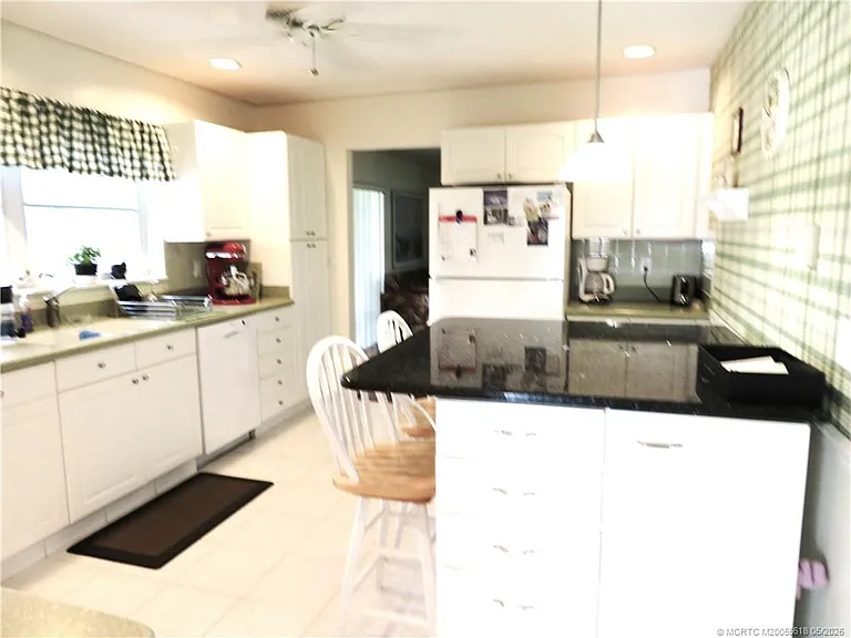 1843 SE Granada Ln — Photo 14
