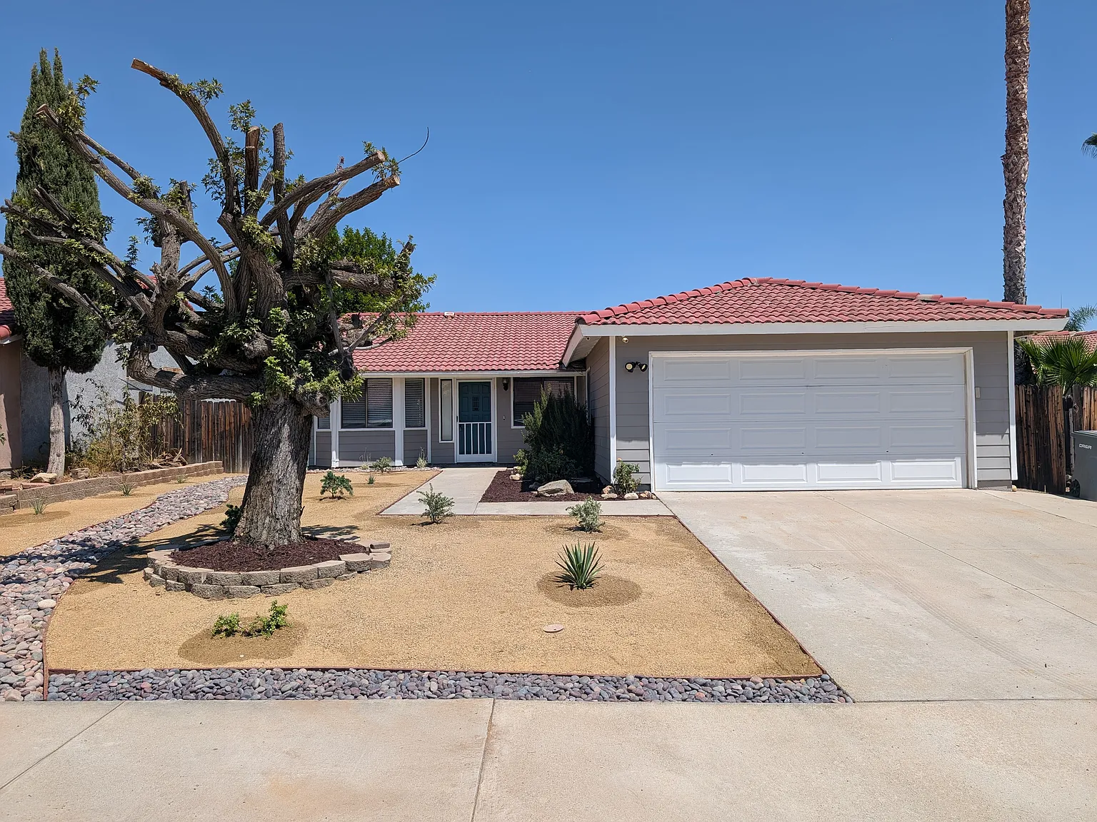 3 bed, 1442 sqft, $2,745 — Photo 2