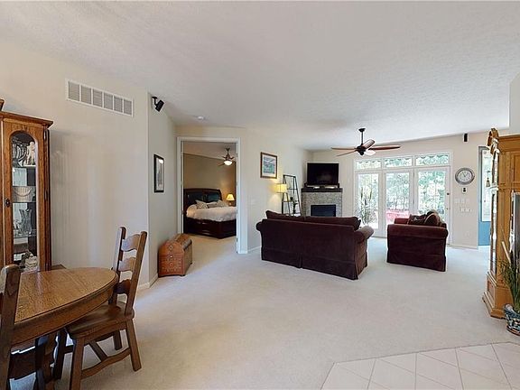 4th image of 22402 Country Meadows Ln