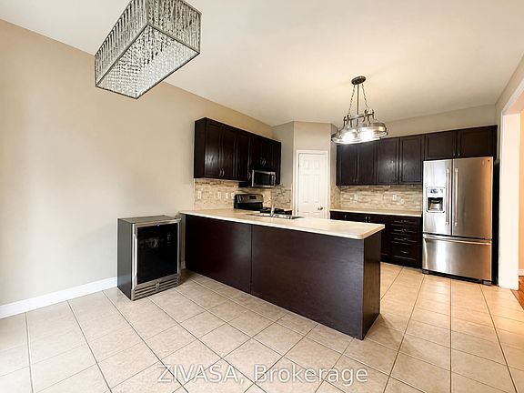 3rd image of 84 Game Creek Cres