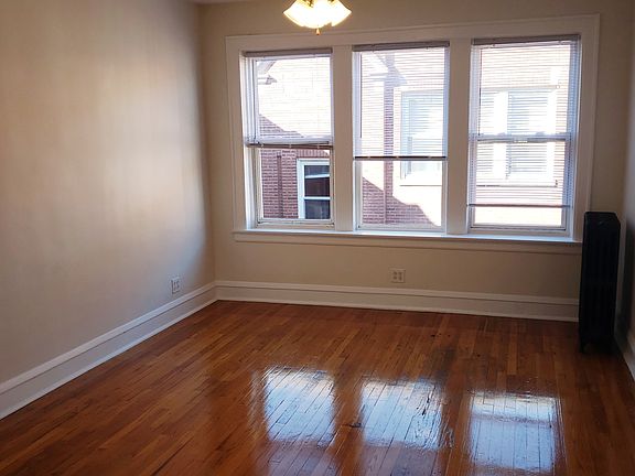 3rd image of 3117 W Foster Ave #2