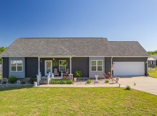 522 Spring Water Dr, Summertown, TN 38483