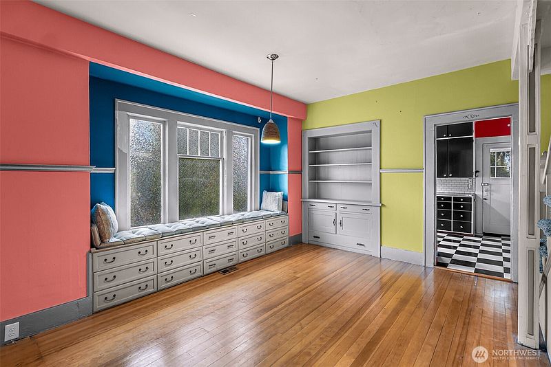 2nd image of 609 Lakeway Drive