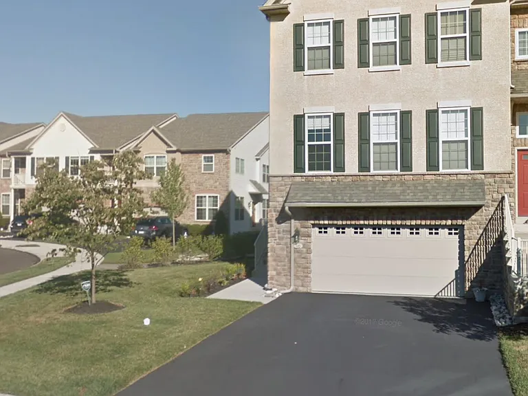 110 Tyler Dr — Photo 1