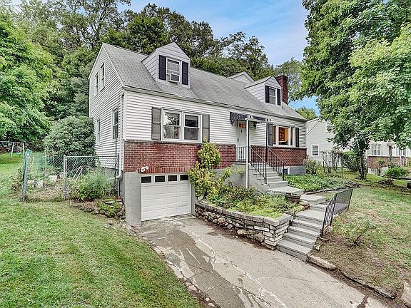 4th image of 239 Buttonwood Ave