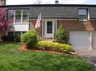 1446 Volkamer Trl, Elk Grove Village, IL 60007