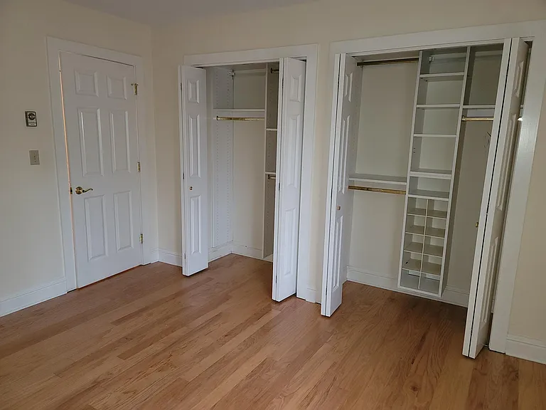 555 Heritage Hls — Photo 17