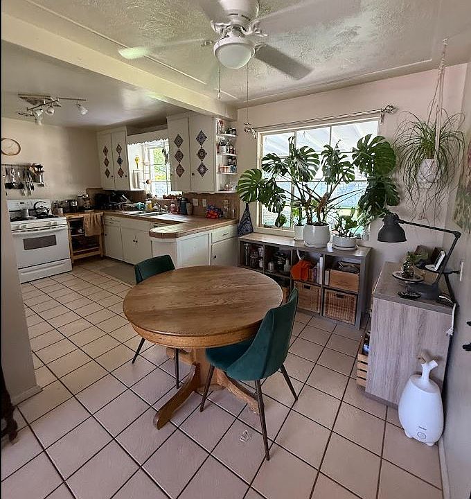 2nd image of 4313 E Montecito Ave