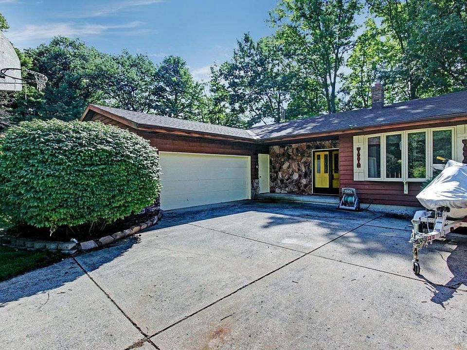 1st image of 5978 Eagle Point Dr