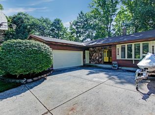 5978 Eagle Point Dr, Fennville, MI 49408