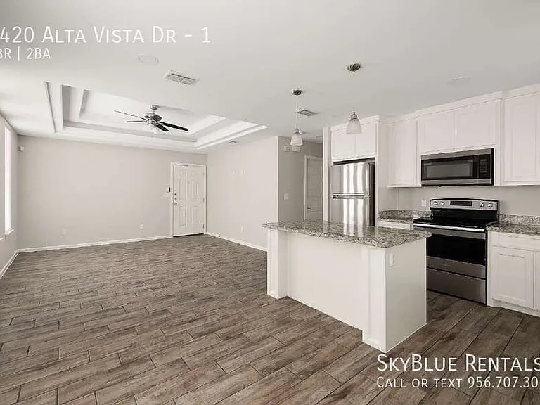 1420 Alta Vista Dr #1 — Photo 3