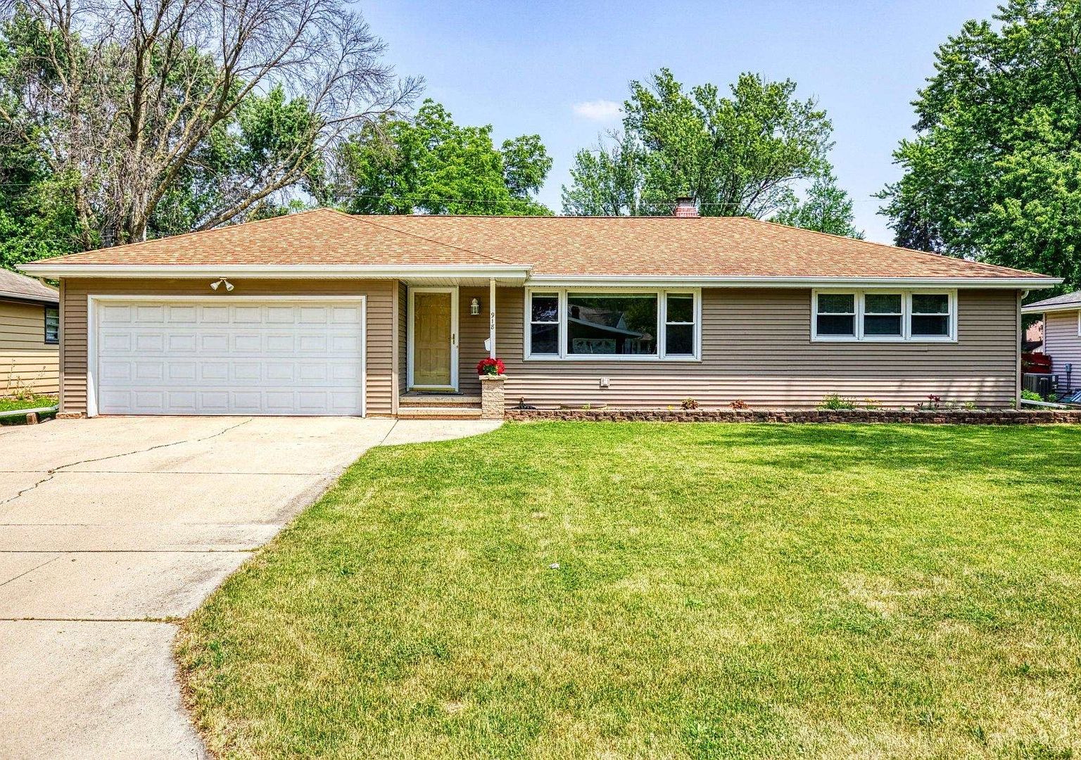 918 Baldwin St, Neenah, WI 54956 MLS 50277694 Zillow