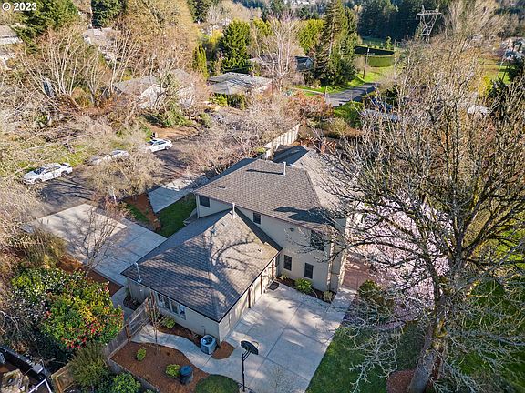 5th image of 5008 NE 18th Ave