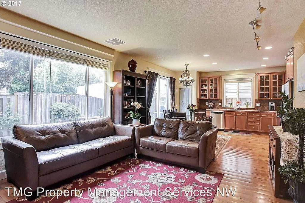 16475 SW 132nd Ter photo 1