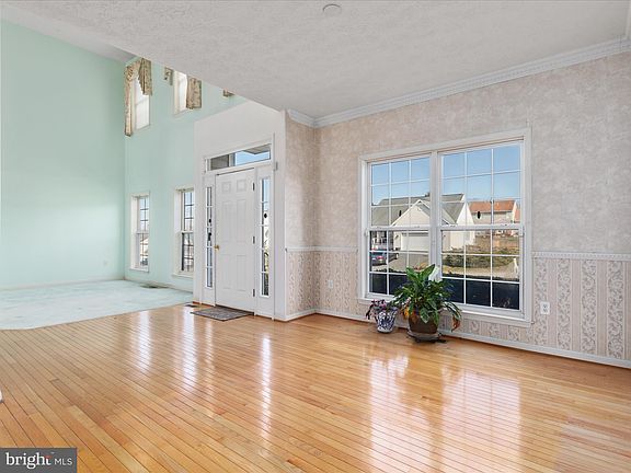 5th image of 9806 Minuteman Ct