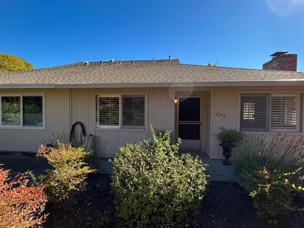 225 Mountain Vista Lane, Santa Rosa, CA 95409