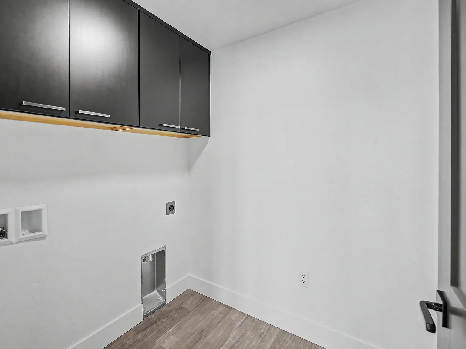 4 bed, 3520 sqft, $2,975 — Photo 3