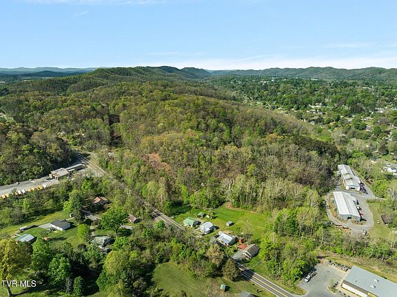 2nd image of 1848 Weaver Pike