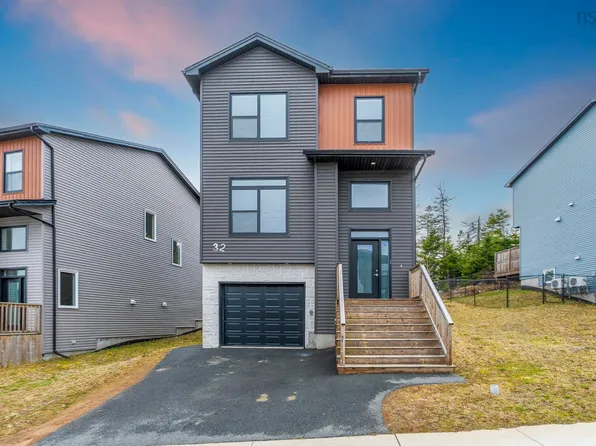 32 Higgins Ave, Halifax, NS B3T 0M4