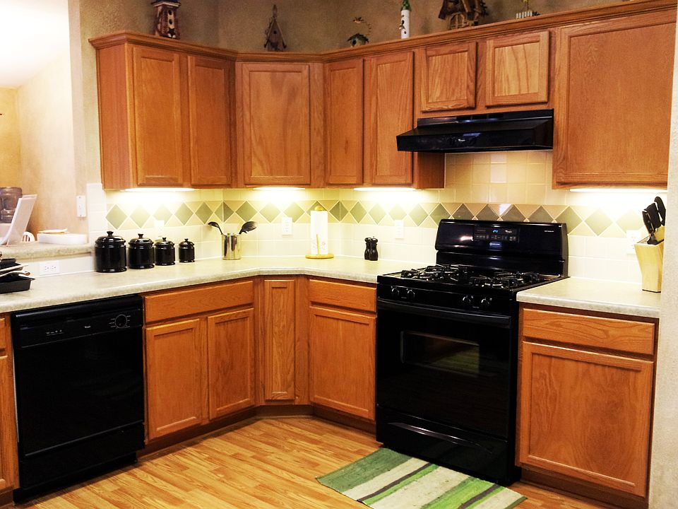 Kitchen w/ Lighting