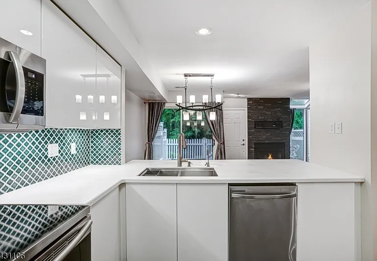 7 Sussex Ct — Photo 11