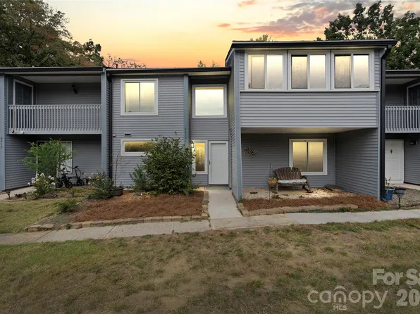 6610 Point Comfort Ln, Charlotte, NC 28226