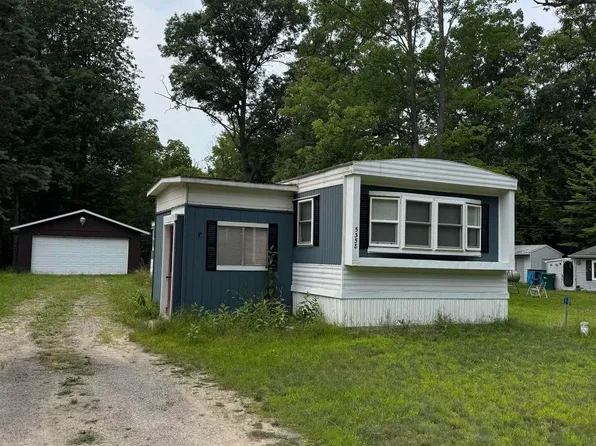 5358 Pinecrest Ln, Prescott, MI 48756