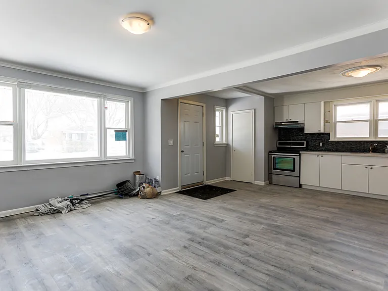 427 Woodcrest Ave #MAIN FLOOR — Photo 4