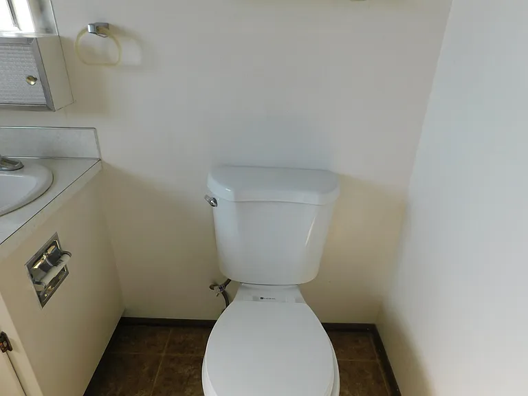 540 N Pine St #13 — Photo 9