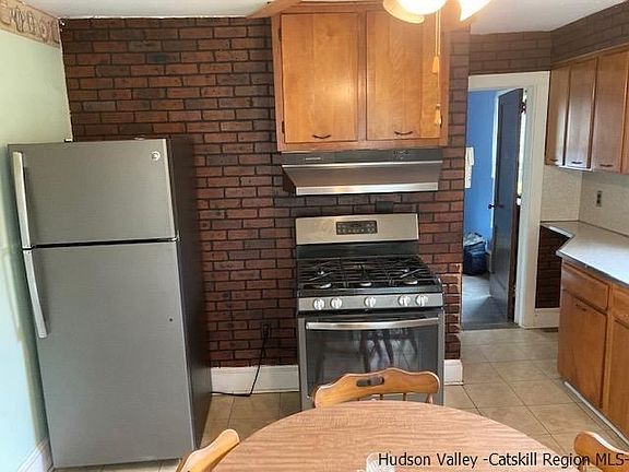 5th image of 15 Highland Ave