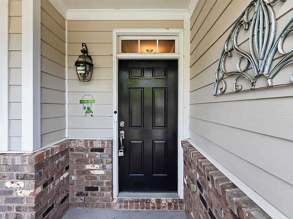 3rd image of 357 Hammond Oak Ln