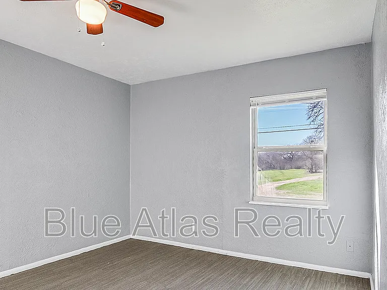 1212 Riverview Dr #B — Photo 13